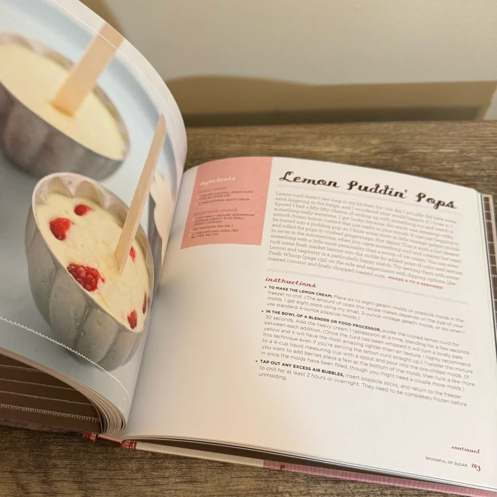 The Sugar Cube Dessert Recipe Book & Chocolate Modeling Cake Toppers Book